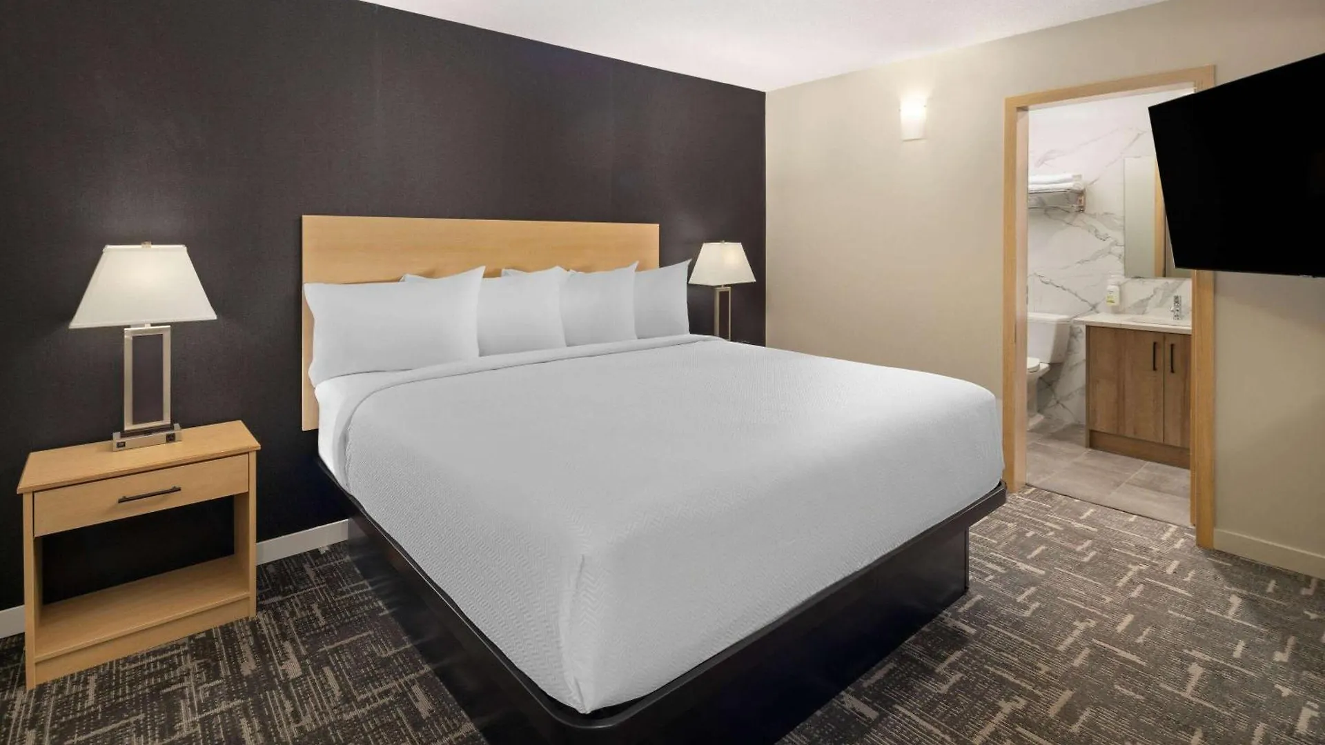 Baymont By Wyndham West Edmonton Hotel