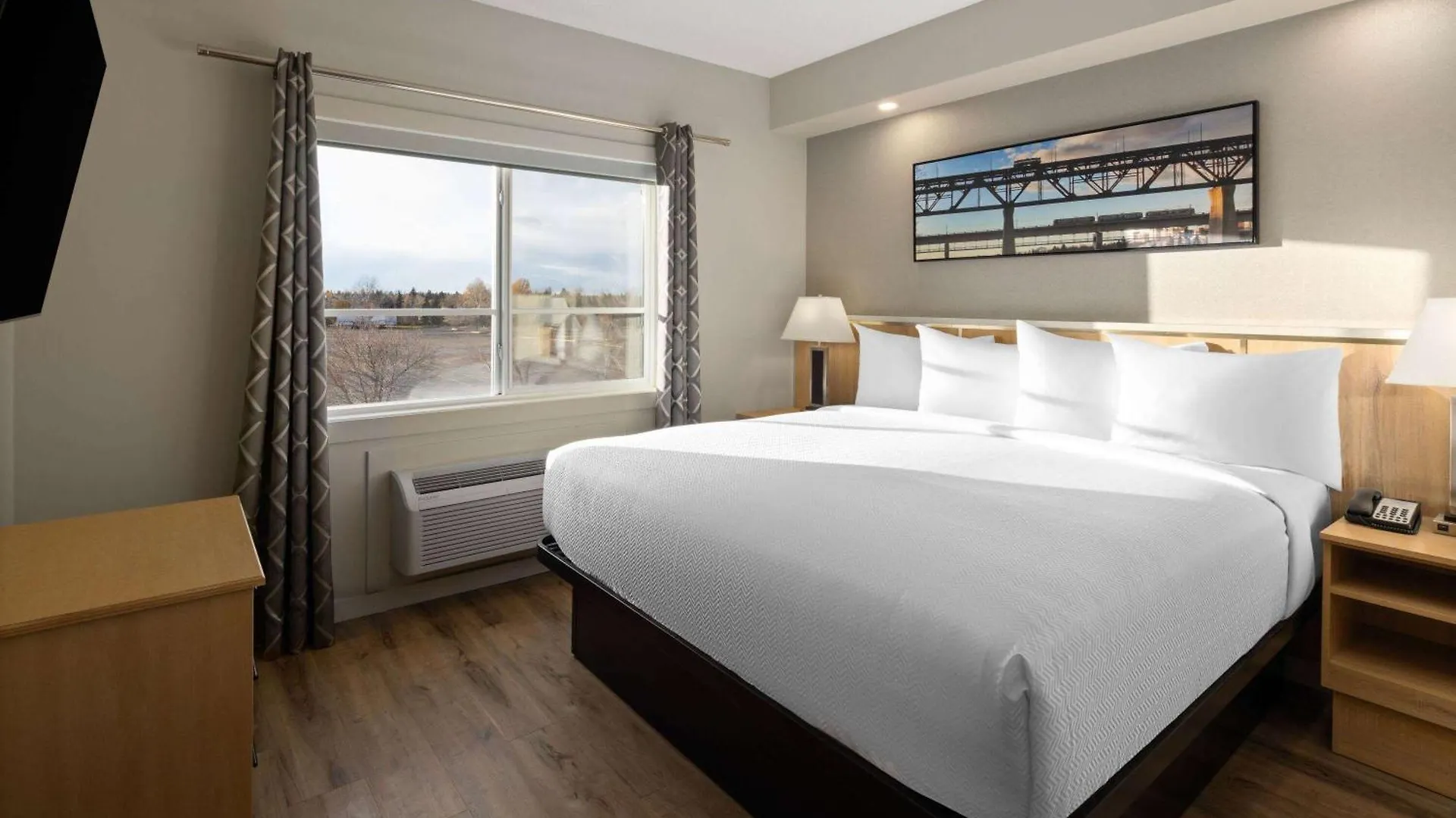 Baymont By Wyndham West Edmonton Hotel