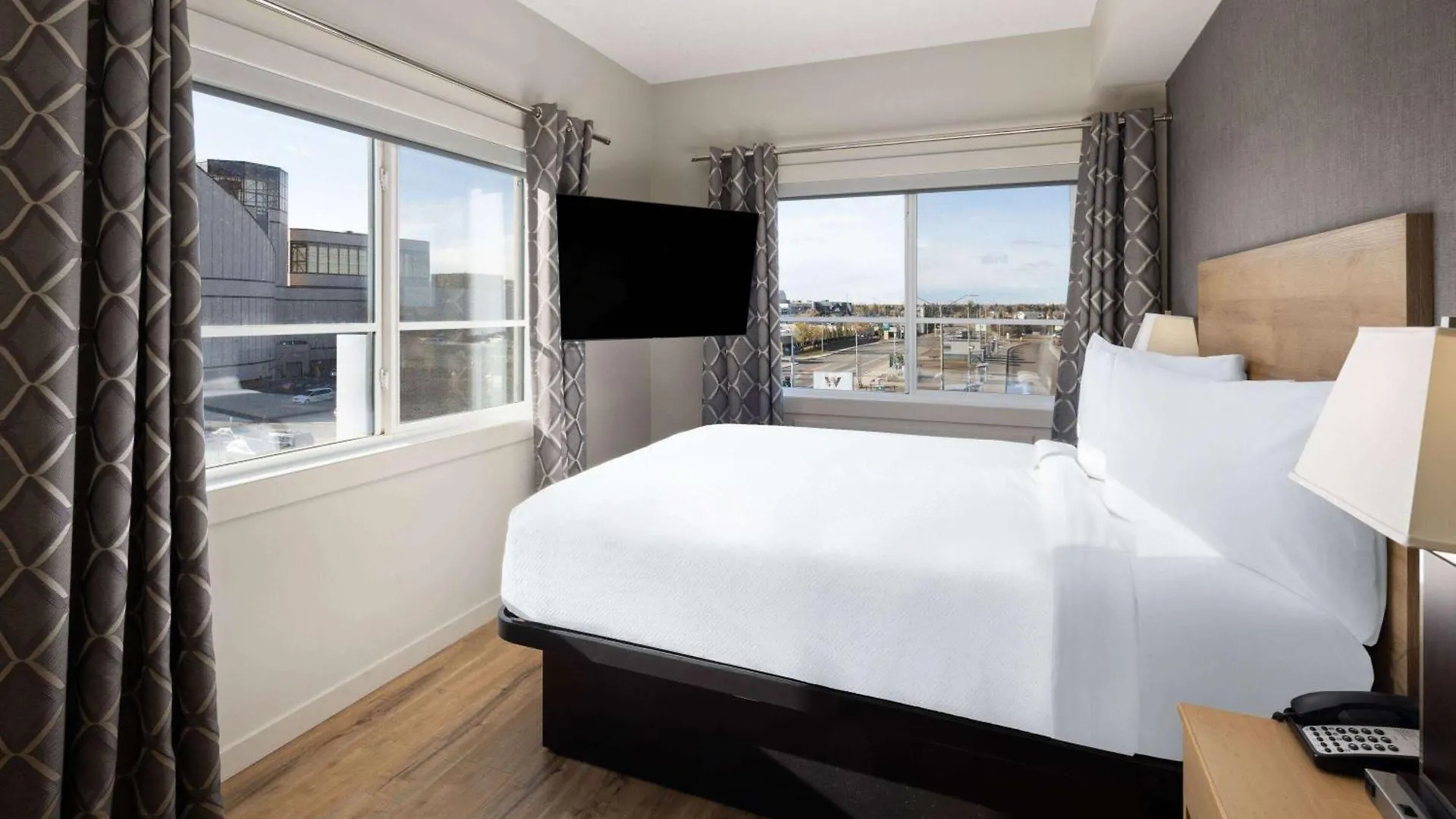 Baymont By Wyndham West Edmonton Hotel